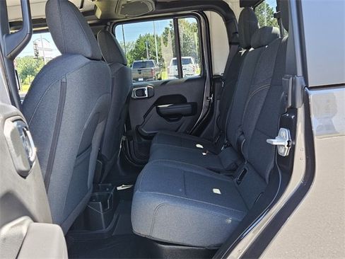 New 2025 Jeep Gladiator Sport image 7