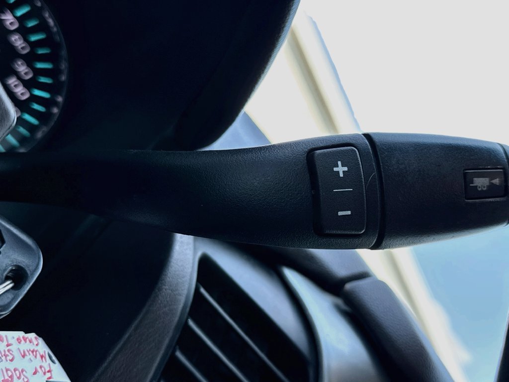 Used 2018 Chevrolet Suburban LT RWD image 18