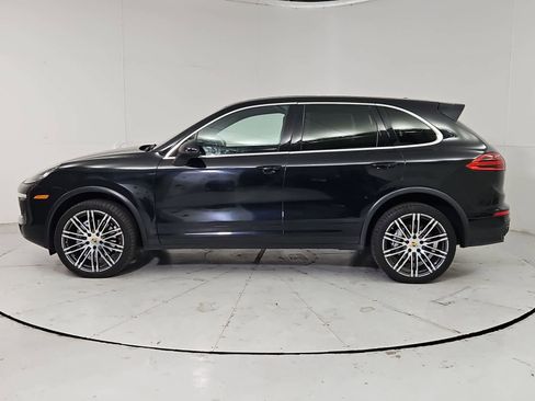 Used 2018 Porsche Cayenne S AWD/4WD image 3