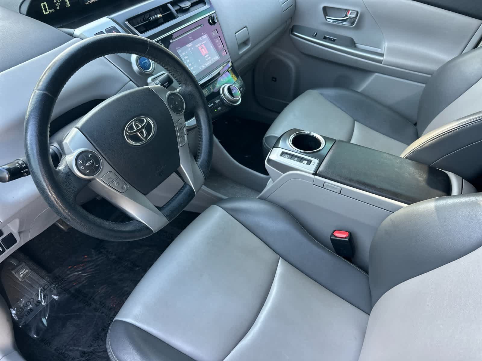 Used 2017 Toyota Prius V Five w/ Advanced Technology Package FWD image 12