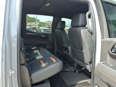 Used 2025 GMC Sierra 1500 AT4 w/ AT4 Premium Package AWD/4WD image 14