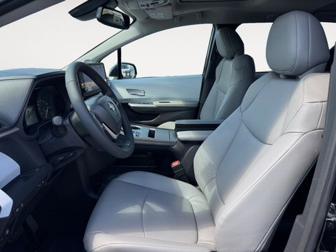 New 2026 Toyota Sienna XLE AWD/4WD image 12