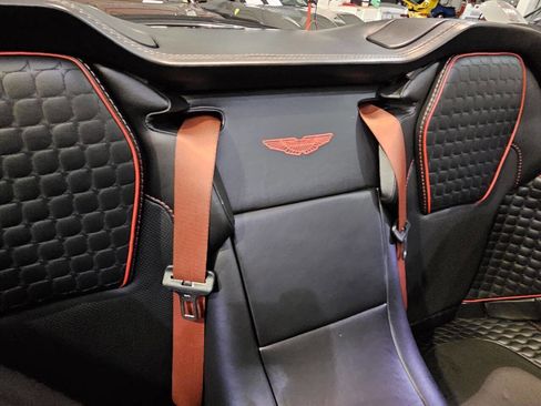 Used 2014 Aston Martin Vanquish Volante image 40