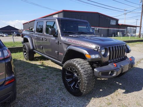 Used 2021 Jeep Gladiator Rubicon w/ Trailer Tow Package AWD/4WD image 10