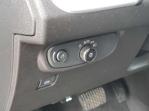 Used 2023 GMC Terrain SLE w/ Driver Convenience Package AWD/4WD image 11