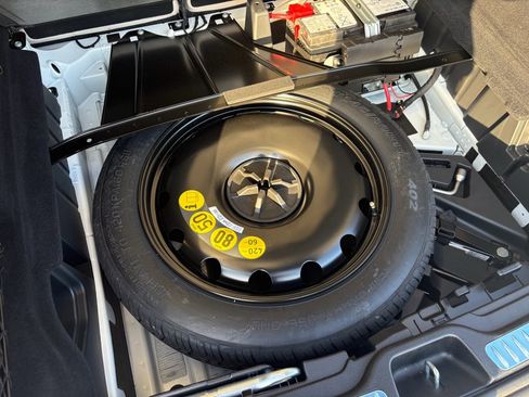 Used 2023 Mercedes-Benz GLC 300 4MATIC image 27