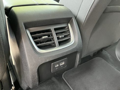 Used 2021 Chevrolet Blazer LT AWD/4WD image 19