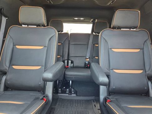 Used 2023 GMC Yukon AT4 w/ Technology Package AWD/4WD image 11
