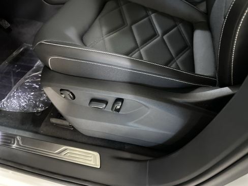 New 2026 Volkswagen Atlas SE image 17