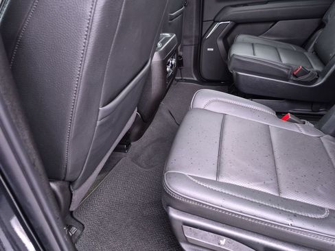 Certified 2025 GMC Yukon Denali RWD image 40