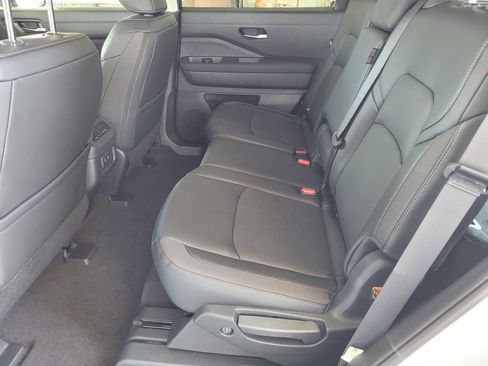 New 2026 Nissan Pathfinder SL AWD/4WD image 7