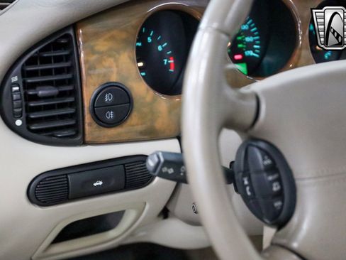 Used 2001 Jaguar XJ8 image 19