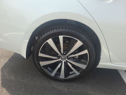 Used 2022 Nissan Altima 2.5 Platinum AWD/4WD image 12