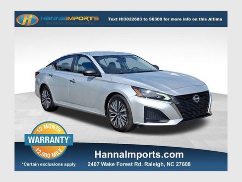 Used 2024 Nissan Altima 2.5 SV image 1