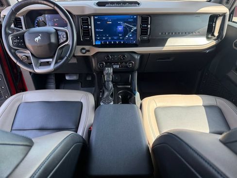 Used 2023 Ford Bronco Wildtrak AWD/4WD image 13