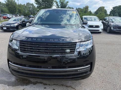 Used 2025 Land Rover Range Rover Long Wheelbase SE AWD/4WD image 2