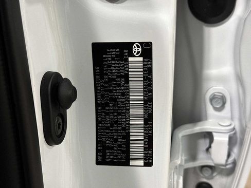 Used 2025 Toyota Corolla LE FWD image 14