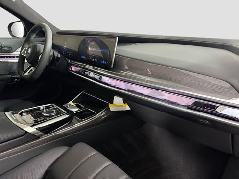 New 2026 BMW i7 xDrive60 image 29