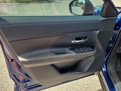 Used 2025 Nissan Kicks SV w/ SV Premium Package FWD image 15