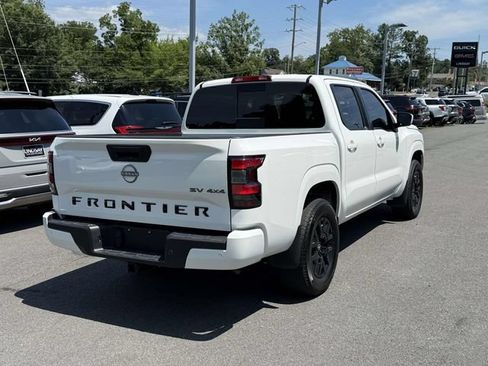 Used 2024 Nissan Frontier SV w/ SV Convenience Package AWD/4WD image 3