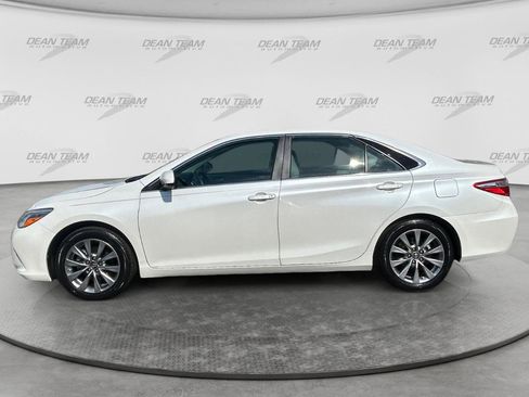 Used 2017 Toyota Camry XLE FWD image 4