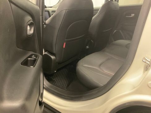 Used 2023 Jeep Renegade Trailhawk w/ Trailhawk Elite Group AWD/4WD image 24