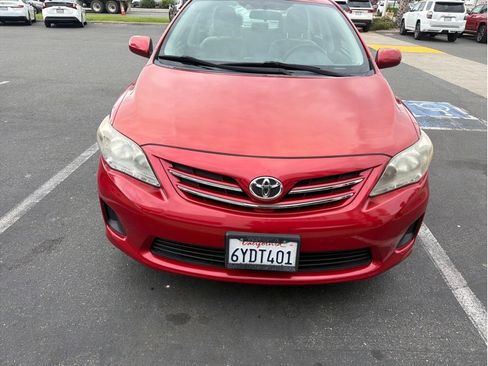 Used 2013 Toyota Corolla LE FWD image 2