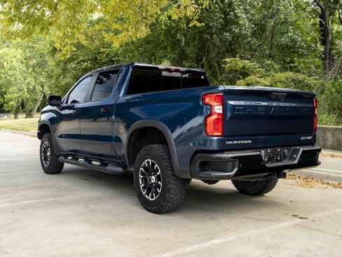 Used 2022 Chevrolet Silverado 1500 ZR2 w/ Technology Package AWD/4WD image 7