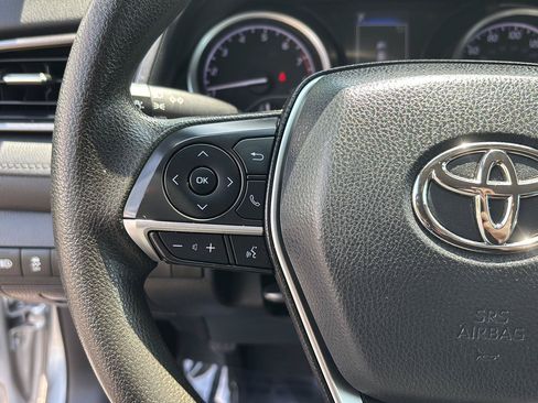 Used 2022 Toyota Camry LE FWD image 27