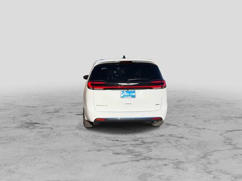 New 2026 Chrysler Pacifica Select image 7