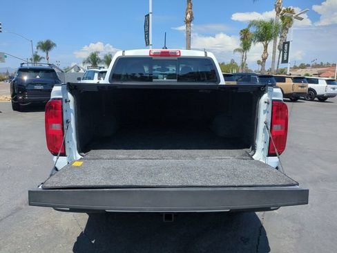 Used 2022 Chevrolet Colorado Z71 AWD/4WD image 31