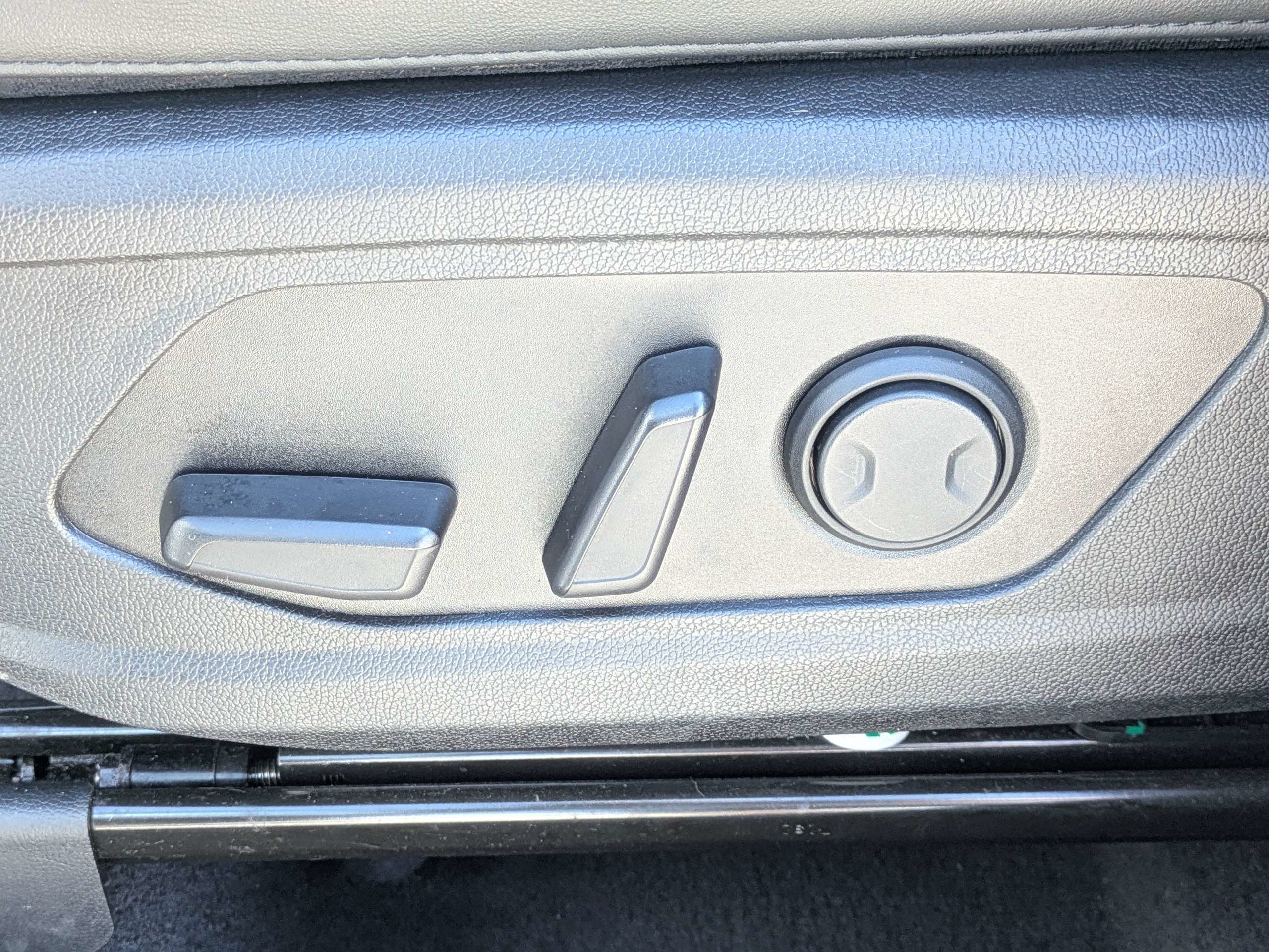 Certified 2025 Kia Sorento S w/ Panoramic Sunroof Package FWD image 23