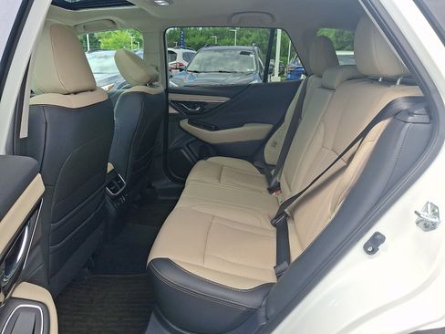 Certified 2025 Subaru Outback Limited AWD/4WD image 10