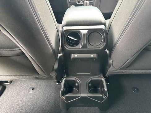 New 2023 Jeep Wrangler Unlimited Sport image 31