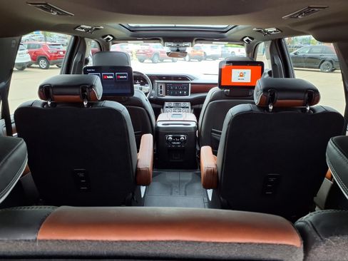 Used 2023 GMC Yukon XL Denali Ultimate AWD/4WD image 40