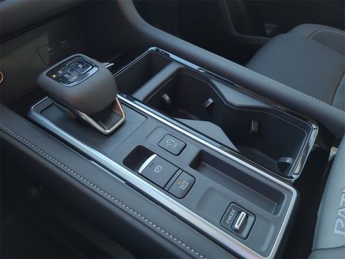 New 2025 Nissan Pathfinder SV image 19