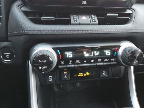 Used 2023 Toyota RAV4 XLE Premium image 17