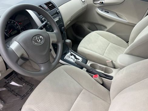 Used 2010 Toyota Corolla LE image 9