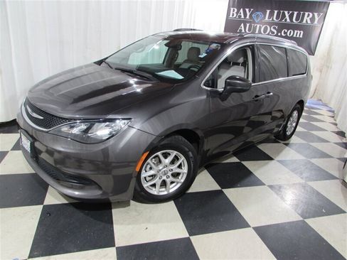 Used 2021 Chrysler Voyager Lxi image 4