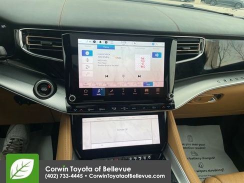 Used 2023 Jeep Grand Wagoneer L Series III w/ Rear Seat Video Group 1 image 17