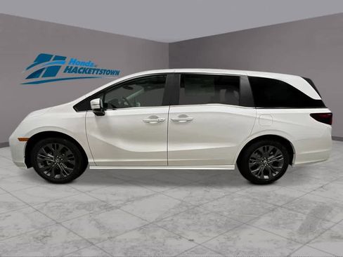 New 2026 Honda Odyssey Touring image 2