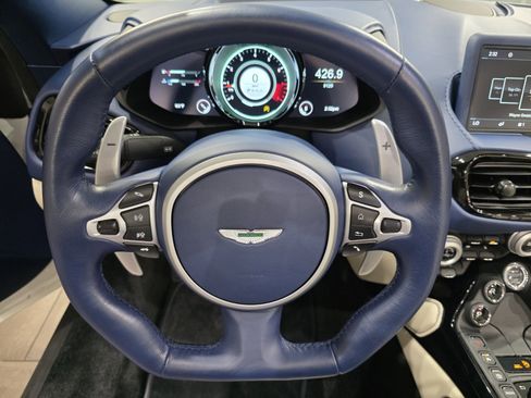 Used 2021 Aston Martin V8 Vantage Roadster image 11