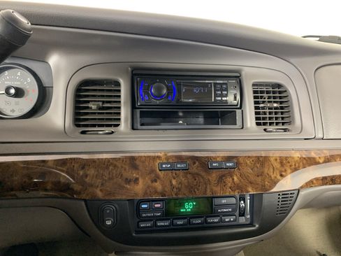Used 2010 Mercury Grand Marquis LS RWD image 23
