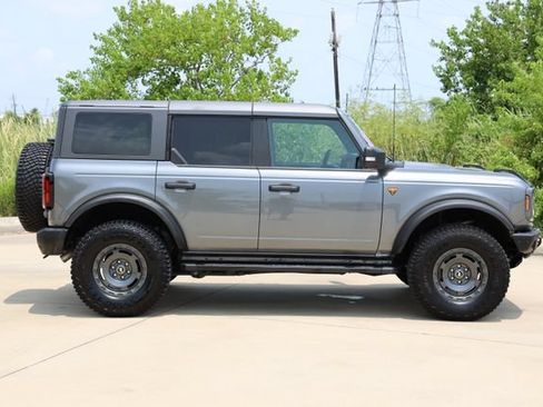 Used 2024 Ford Bronco Badlands AWD/4WD image 4