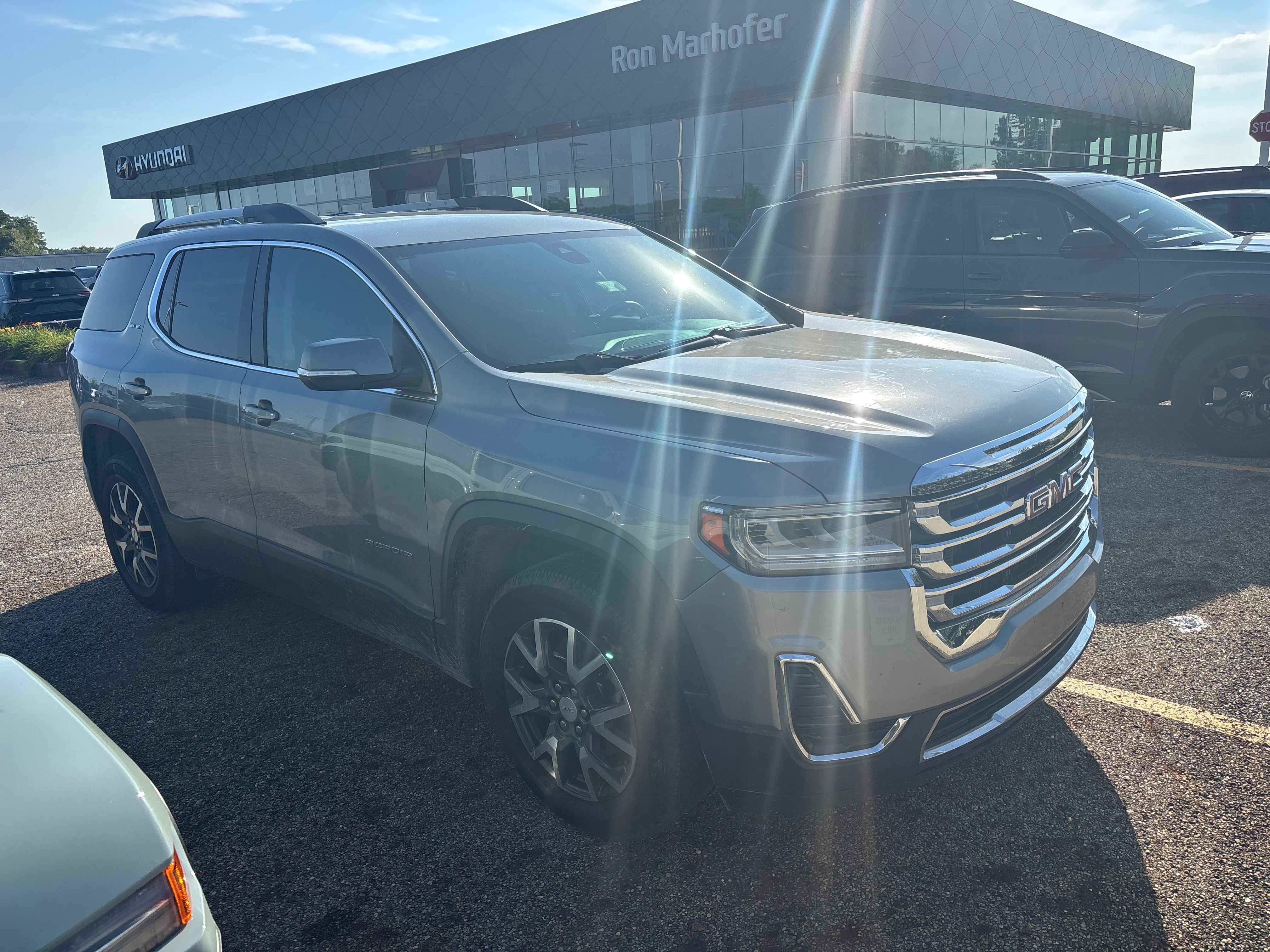 Used 2023 GMC Acadia SLE w/ Driver Convenience Package AWD/4WD image 8