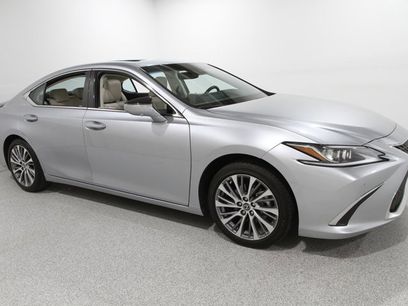 Certified 2024 Lexus ES 300h w/ Luxury Package
