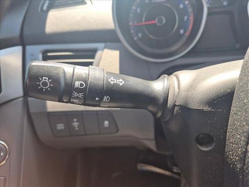 Used 2013 Hyundai Elantra FWD image 15