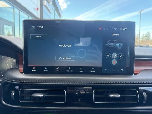 Used 2023 Lincoln Nautilus Reserve w/ Equipment Group 201A image 17