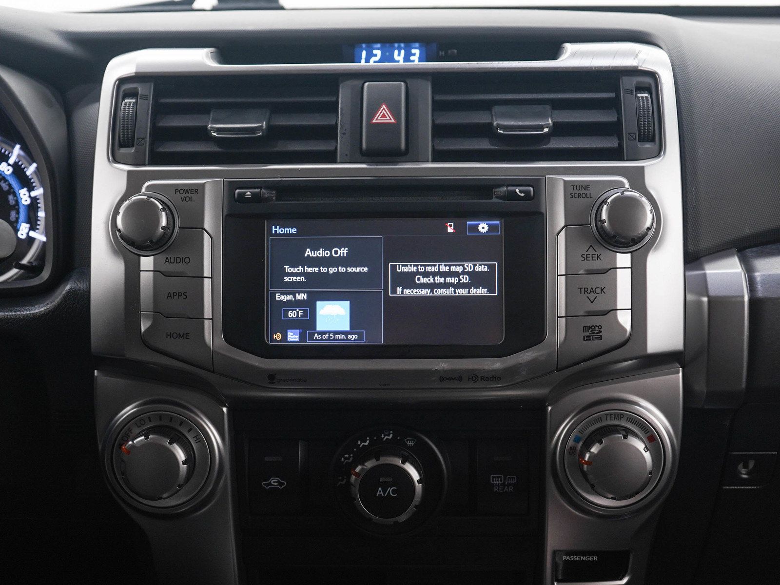 Used 2018 Toyota 4Runner SR5 AWD/4WD image 15