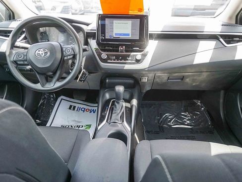 Used 2025 Toyota Corolla LE FWD image 14